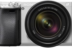 Беззеркальная фотокамера Sony α6300 предстала в серебристом исполнении»