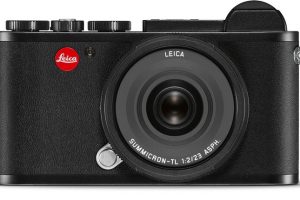 Фотокамера Leica CL оснащена видоискателем и сенсорным дисплеем»