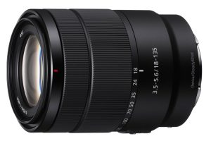Представлен объектив Sony E 18-135mm F3.5-5.6 OSS за $600″